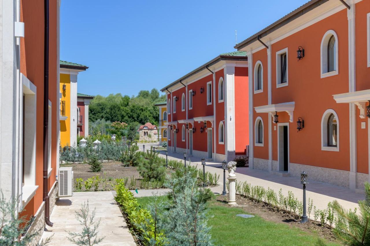 Eco Therma Village Kranevo Exterior photo Residential complex in the village
