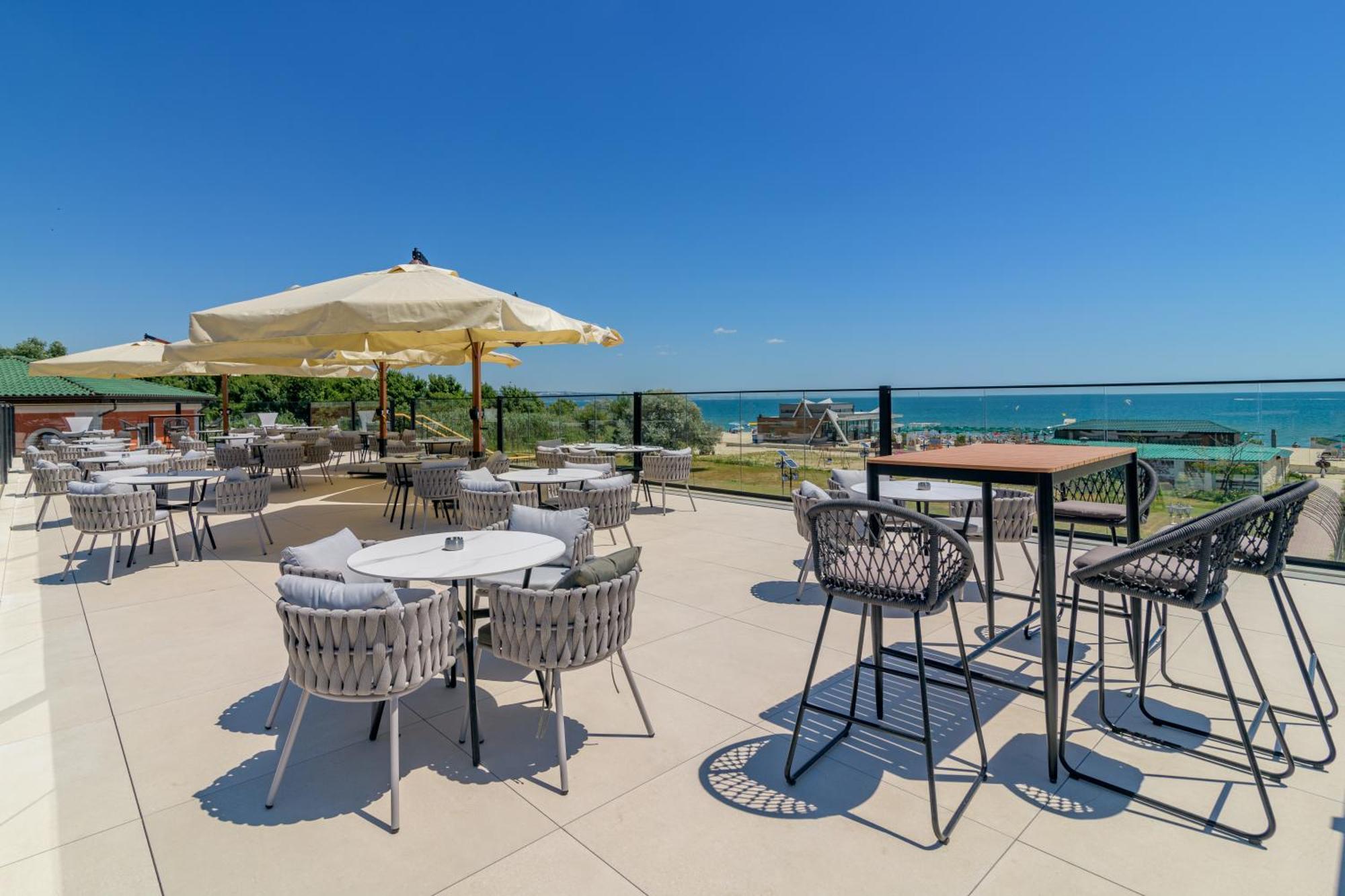Eco Therma Village Kranevo Exterior photo The rooftop bar at the hotel